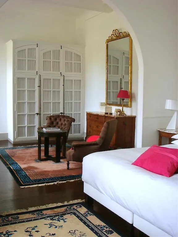 **** Couette-café Bed and Breakfast Chateau De Degres à Gragnague France